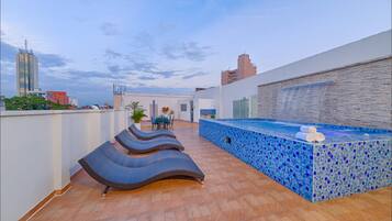 Kolam renang terbuka