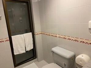 Family Room | Bathroom