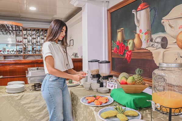 Food and drink - TAMA Hotel Granada Real Cali (Cali)