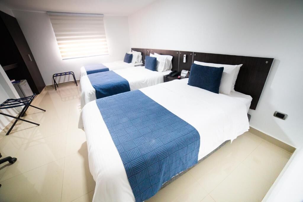 Minibar, coffre-fort, bureau, rideaux d’obscurcissement