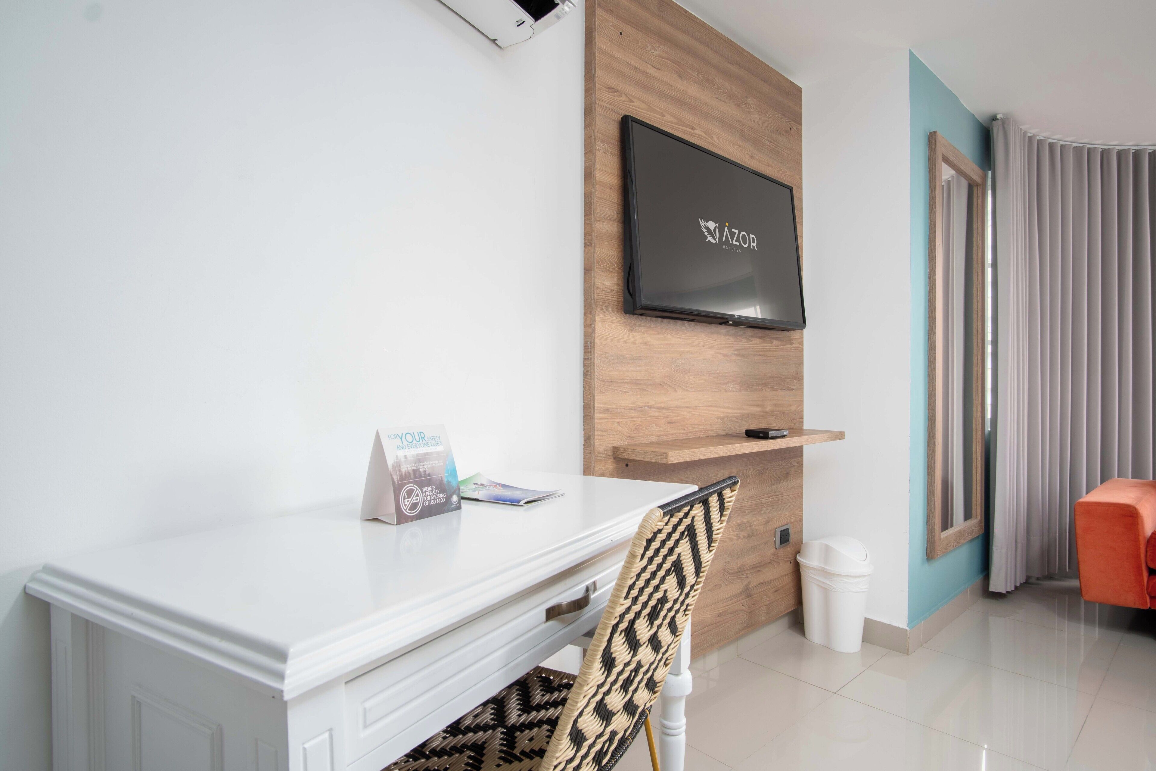 superior deluxe | 1 bedroom, minibar, in-room safe, desk