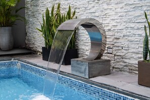 Outdoor pool, open 9:00 AM to 9:00 PM, sun loungers - Azor Hotel Cali Versalles (Cali)