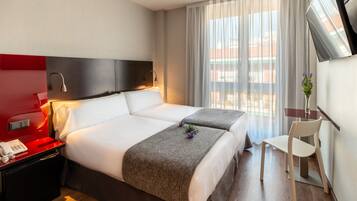 Twin Room, 2 Single Beds | Minibar, in-room safe, desk, blackout curtains