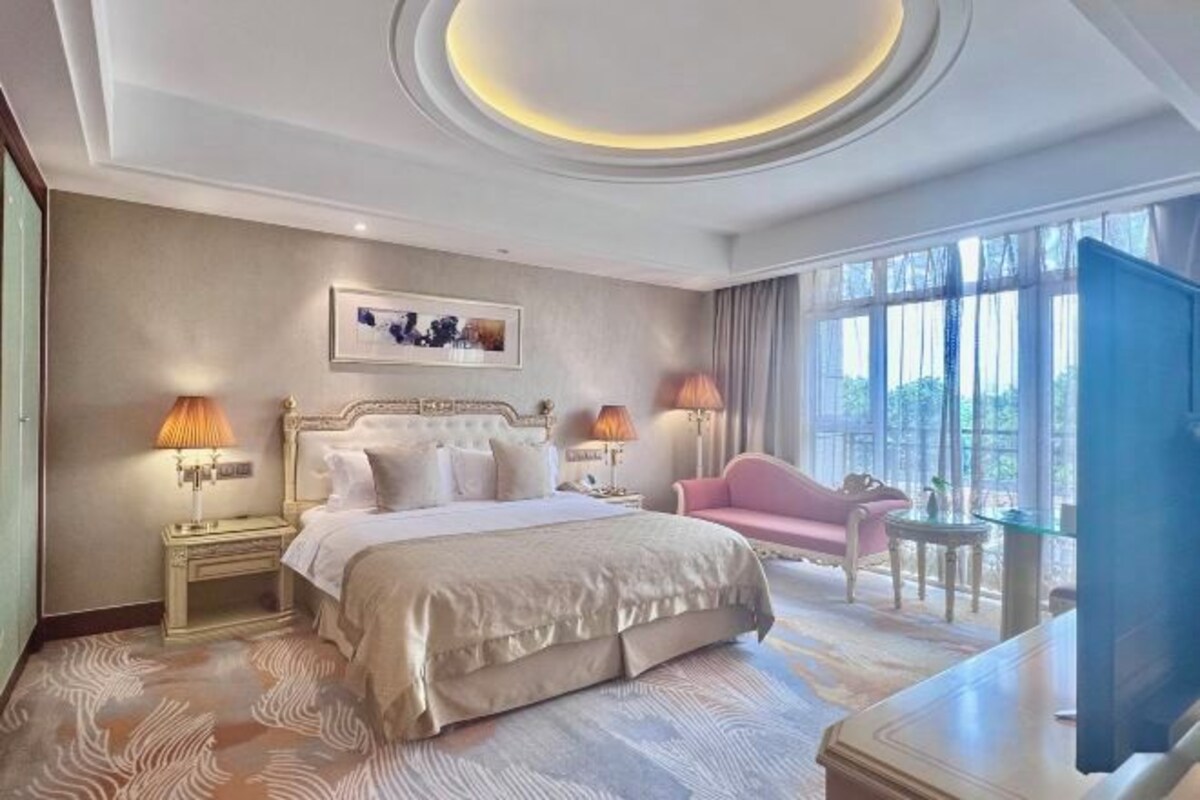Suite (Balcony)