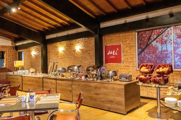 Desayuno bufé gratuito y diario