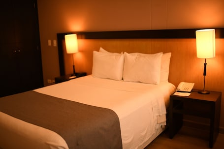 1 habitación, minibar, caja de seguridad en la habitación y escritorio