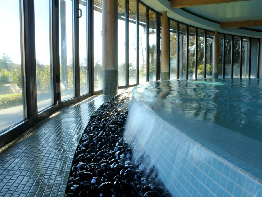 Badstue, dampbad, kroppsbehandlinger, aromaterapi og kroppsskrubb