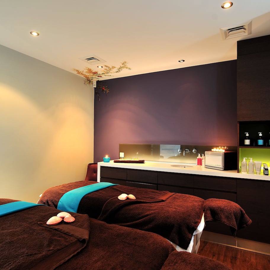 Sauna, baño de vapor, tratamientos corporales y aromaterapia