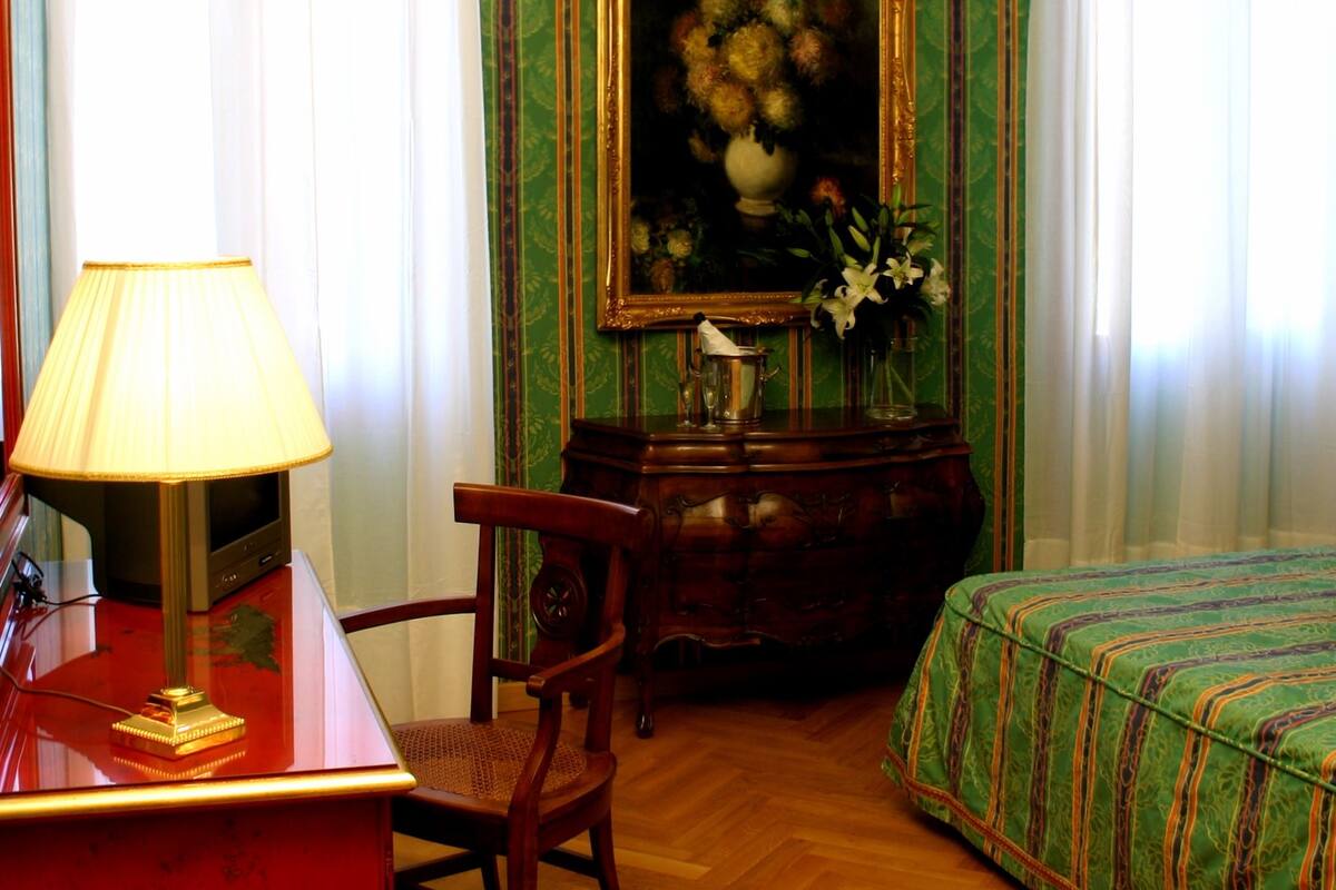 Room amenity