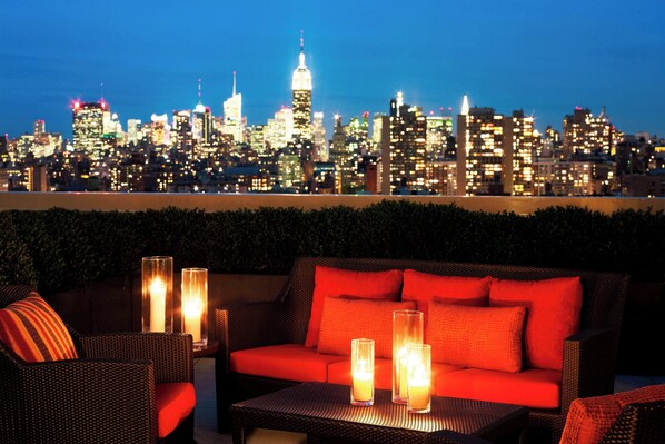 Club Room, 1 King Bed | Property amenity - Sheraton Tribeca New York Hotel (New York)