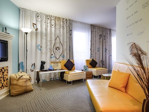 Blackout drapes, soundproofing, rollaway beds, free WiFi - ibis Styles Hotel Berlin Mitte (Berlin)