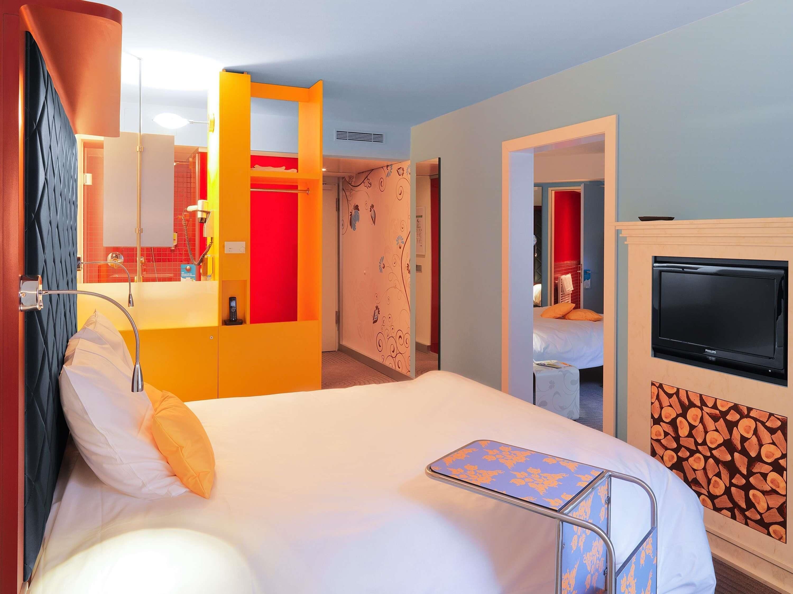 Cortinas blackout y sistema de insonorización 