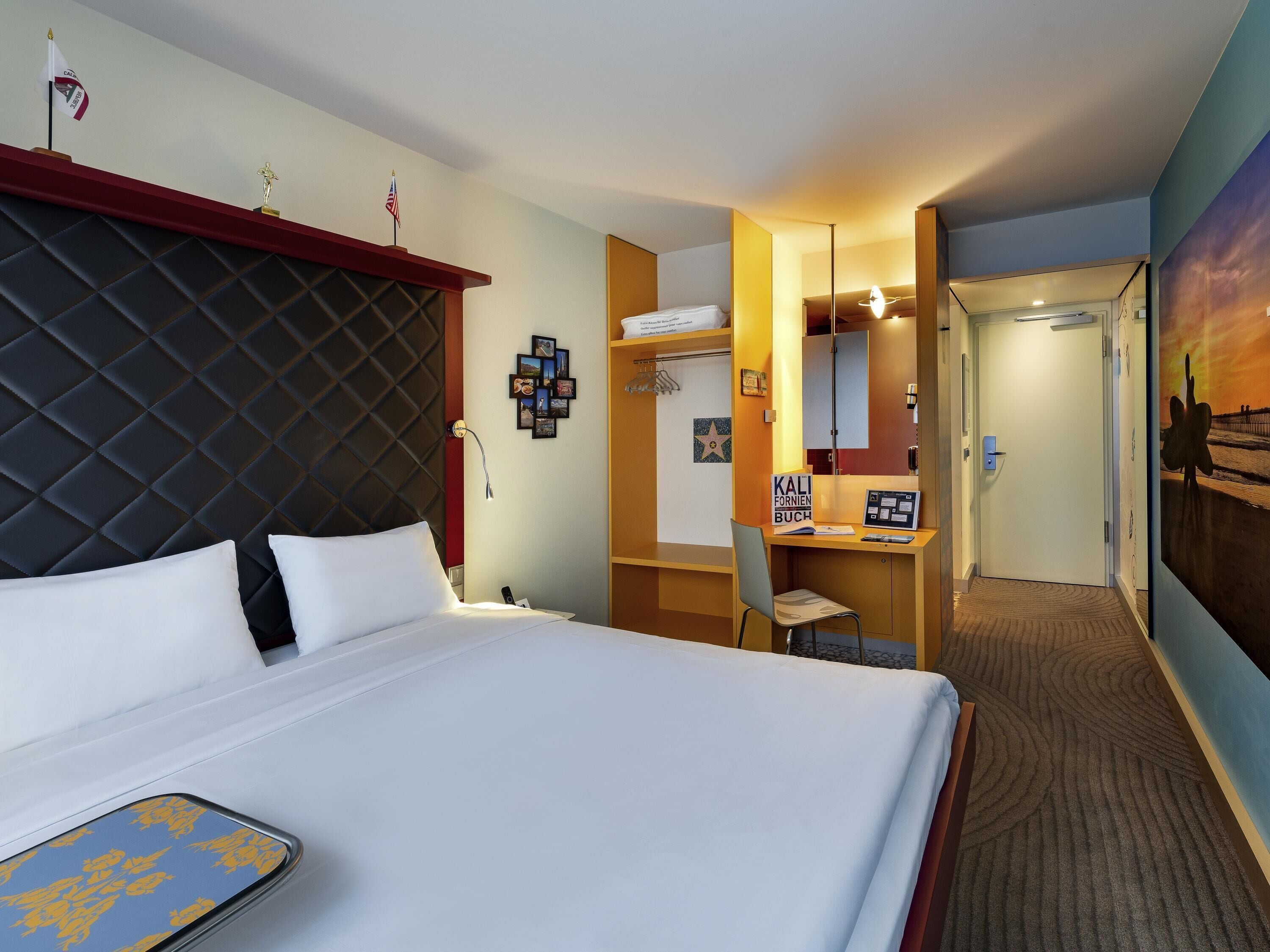 Cortinas blackout y sistema de insonorización 