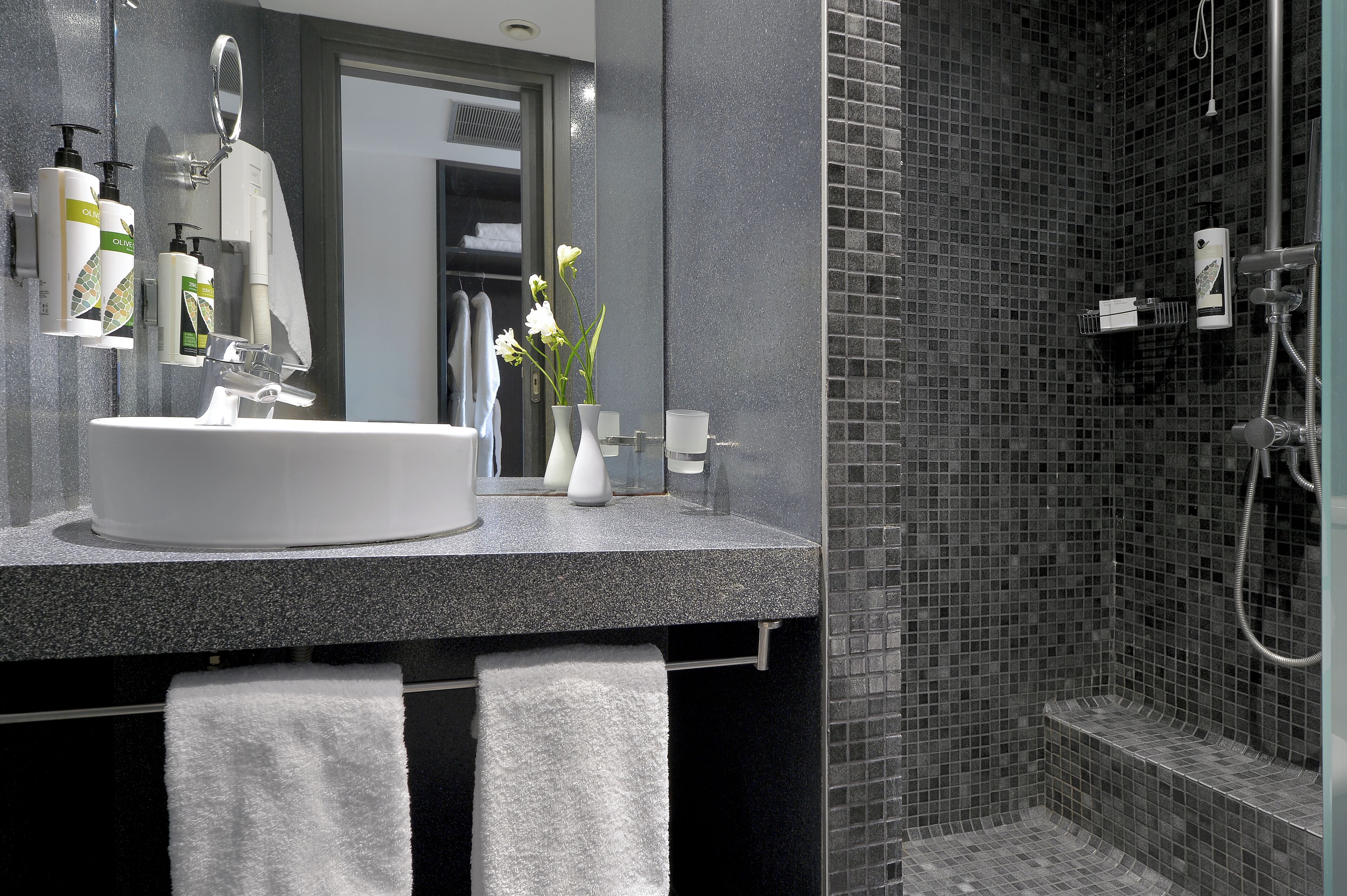 double room ( 2 adults + 1 child ) | bathroom | shower, rainfall showerhead, free toiletries, hair dryer