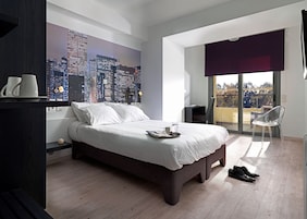 Minibar, in-room safe, desk, soundproofing