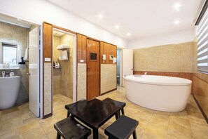Executive Suite | Bathroom