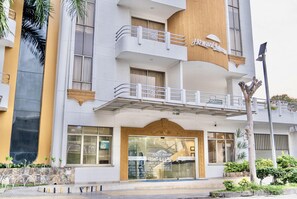 Exterior - Howard Johnson Hotel Versalles Barranquilla (Barranquilla)