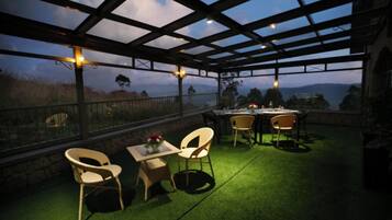 Breakfast, lunch, dinner served; international cuisine, pool views