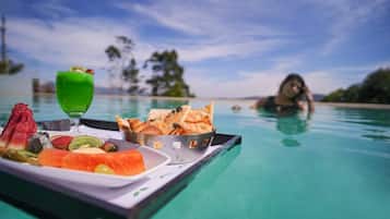 Swim-up bar