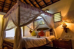 Villa, Lake View | Premium bedding, memory foam beds, minibar, in-room safe - Punnamada Resorts (Ambalapuzha)