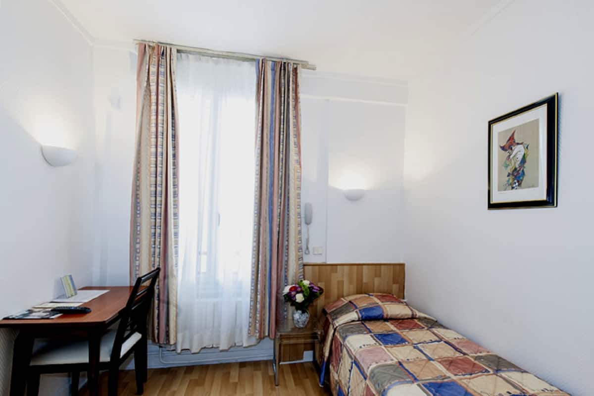 Single Room | In-room safe, desk, soundproofing, rollaway beds