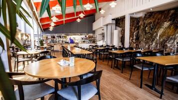 Tägliches inbegriffenes Frühstücksbuffet