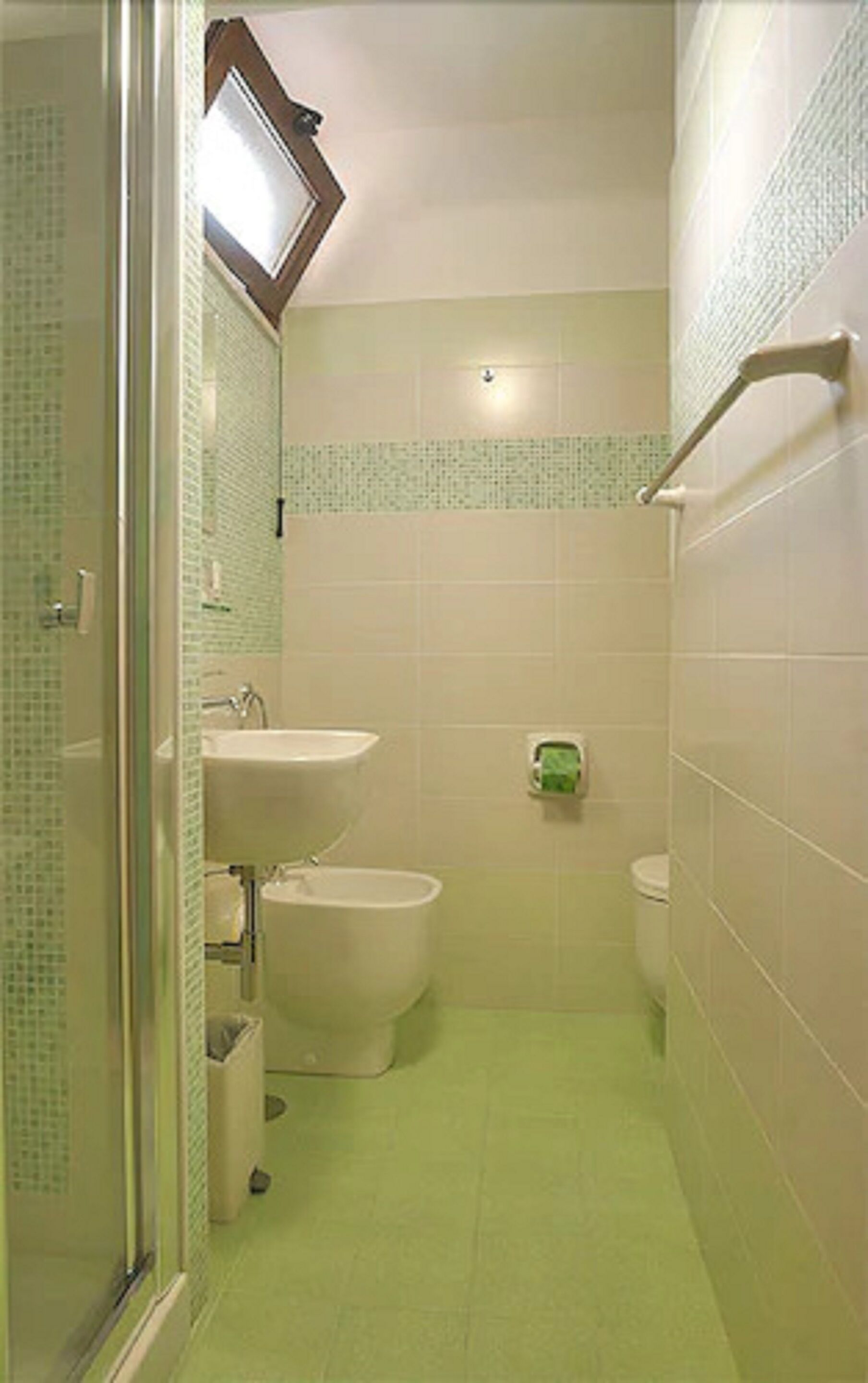 free toiletries, hair dryer, bidet, towels