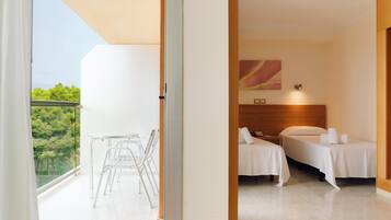 Apartment, 1 Bedroom | In-room safe, desk, blackout drapes, bed sheets