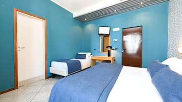 Habitación clásica, vista al lago | Ropa de cama hipoalergénica, camas con pillow-top y minibar