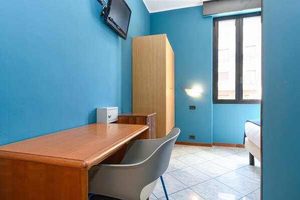 Enkeltrom | Allergitestet sengetøy, senger med overmadrass og minibar