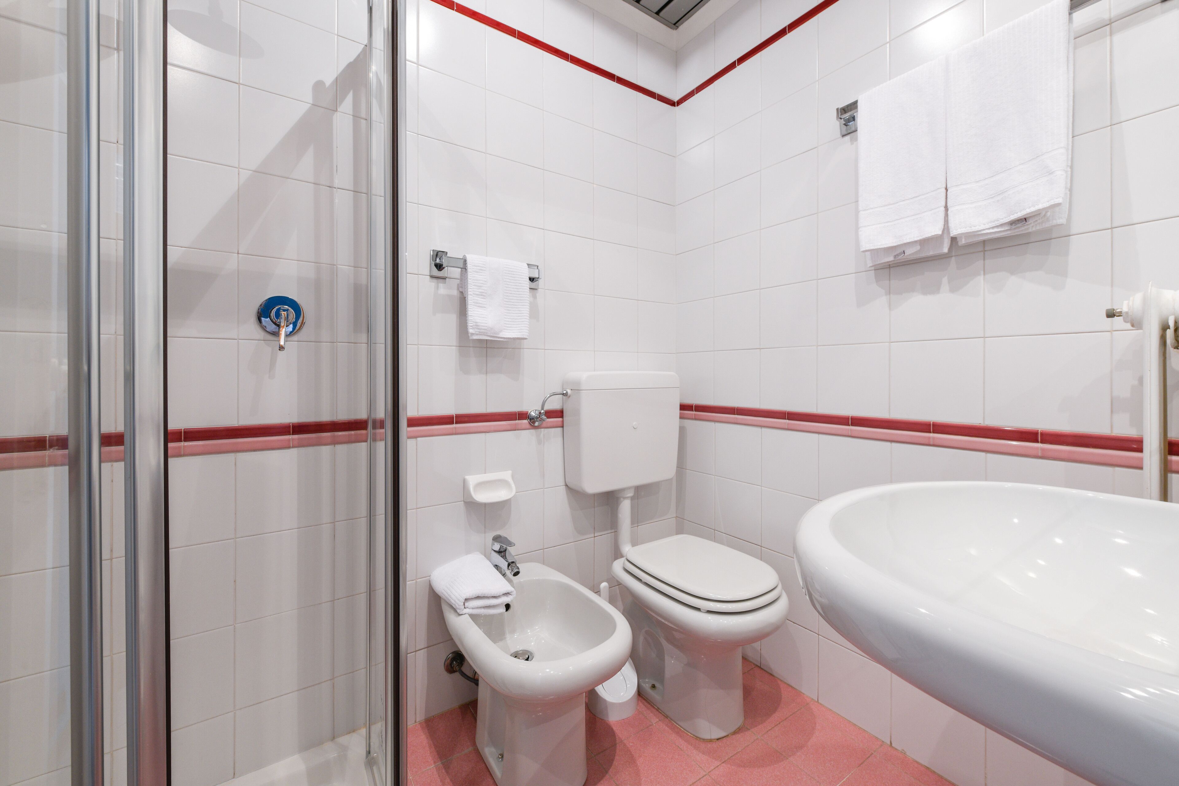 single room | bathroom | shower, free toiletries, hair dryer, bathrobes