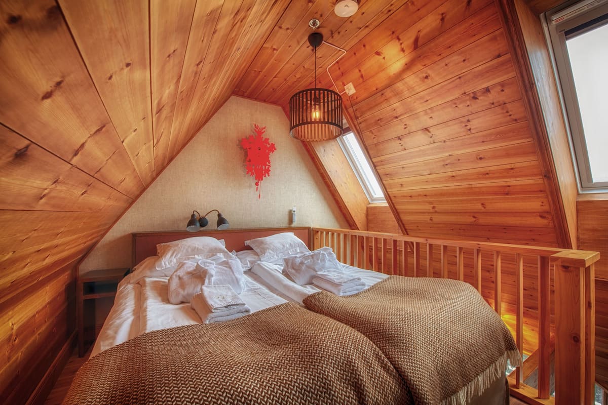 Suite | Individually decorated, individually furnished, free WiFi, bed sheets