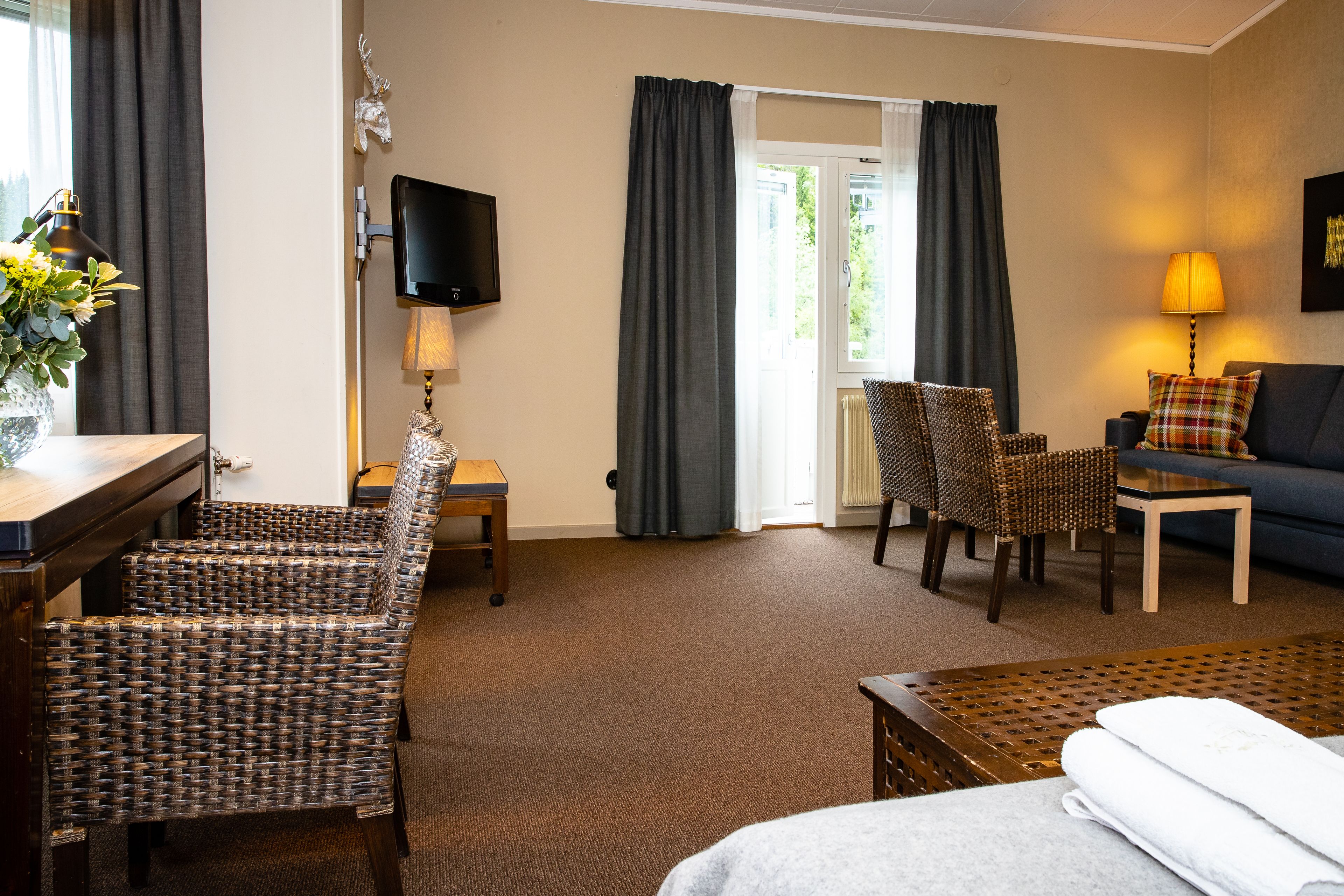 deluxe double or twin room, lake view | individually decorated, individually furnished, free wifi, bed sheets