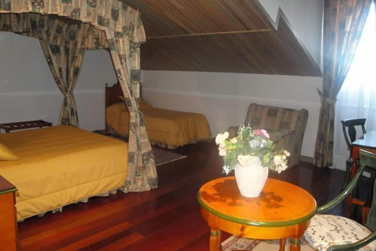 Chambre Triple | Coffres-forts dans les chambres, bureau, chambres insonorisées