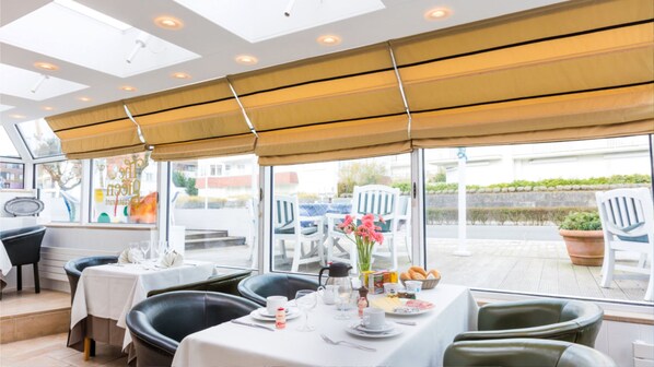 Dagelijks ontbijtbuffet (EUR 39 per persoon)