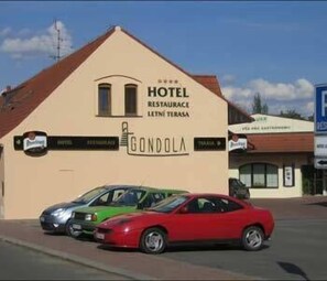 Exterior - Hotel Restaurace Wellness Gondola (Plzen)