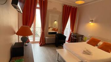 Comfort Twin Room | Minibar, desk, blackout curtains, iron/ironing board