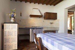 Comfort appartement, 2 slaapkamers, uitzicht op tuin, op benedenverdieping | Dineerruimte