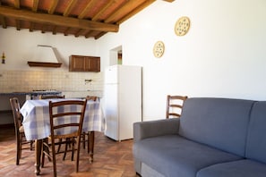 Comfort Apartment, 2 Bedrooms, Garden View, Ground Floor | Living area