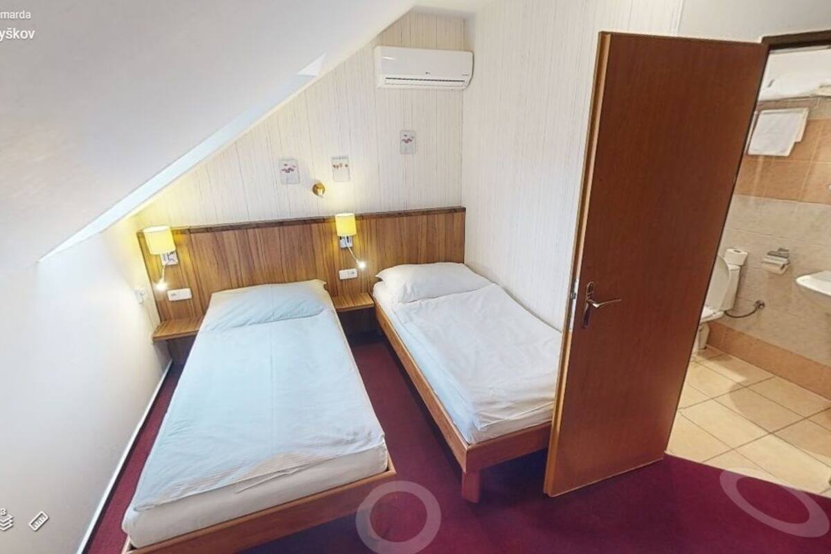 standard room | in-room safe, desk, iron/ironing board, cots/infant beds