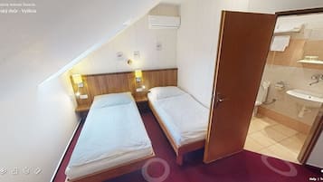 Standard Room | 1 bedroom, in-room safe, desk, iron/ironing board