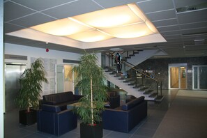 Sisään- ja uloskirjautumisautomaatti