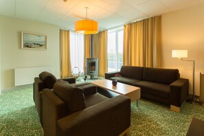 Suite | Living room | TV