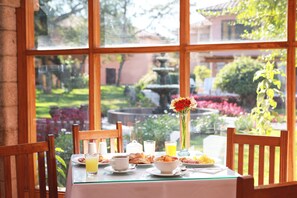 Frühstück, Mittagessen und Abendessen