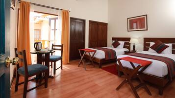 Camera doppia, 1 letto matrimoniale o 2 letti singoli | Minibar, una cassaforte in camera, Wi-Fi gratuito, lenzuola