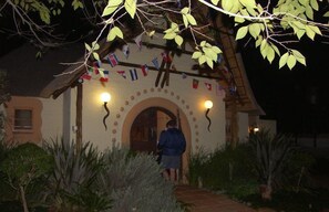 Exterior - African Silhouette Guesthouse (Benoni)