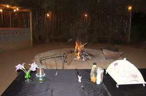 Dining - African Silhouette Guesthouse (Benoni)