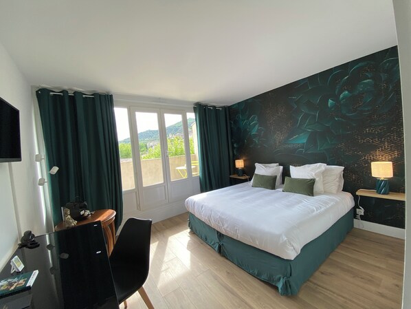 Premium Double Room | Desk, iron/ironing board, free cots/infant beds, free WiFi