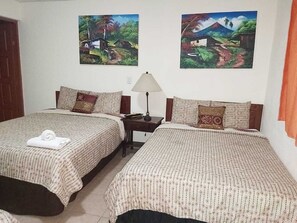 1 bedroom, down comforters, Select Comfort beds, desk - Hotel Villa Angelo (Managua)