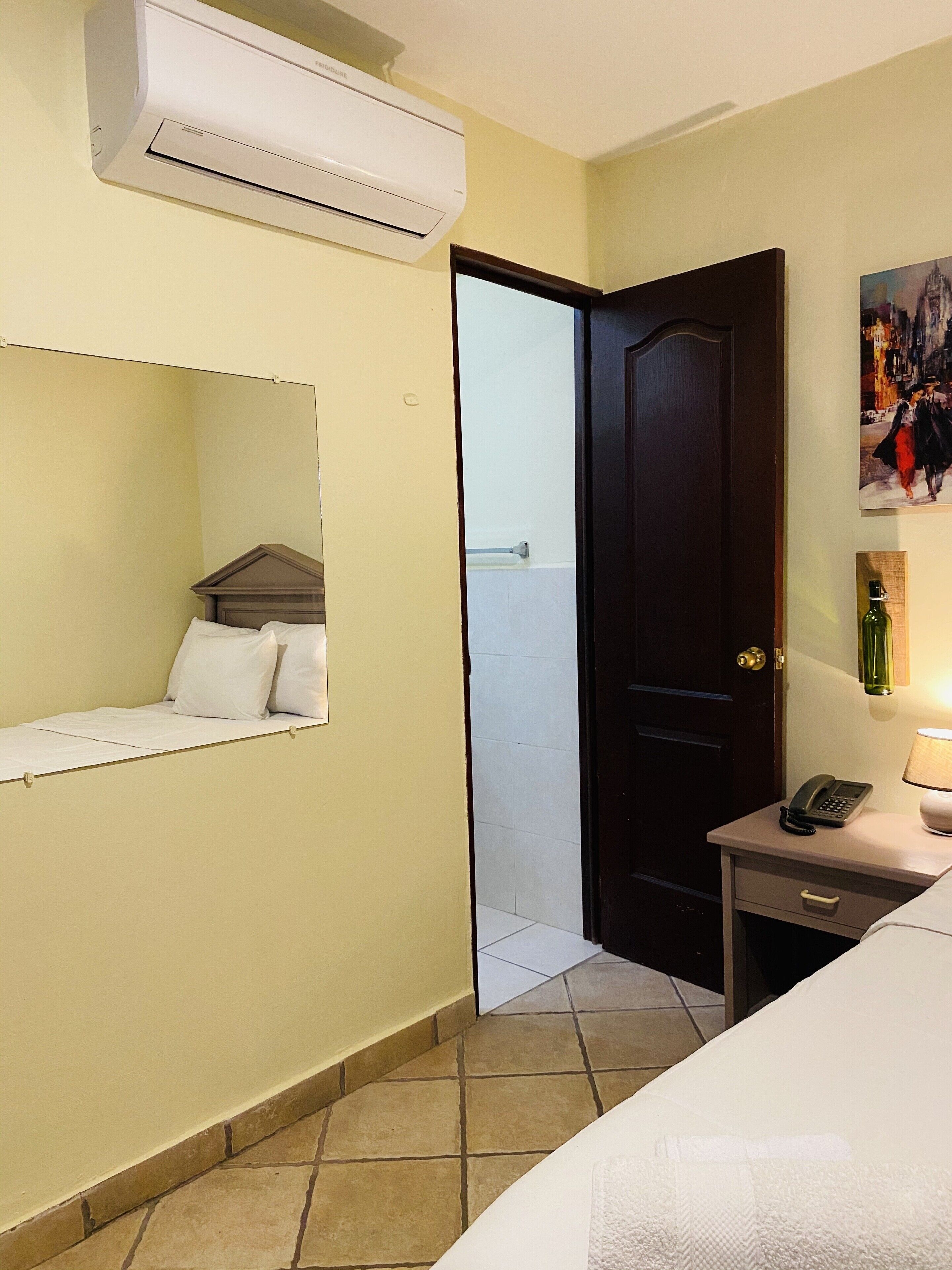 standard single room, 1 large single bed, non smoking | 1 bedroom, down duvets, in-room safe, desk